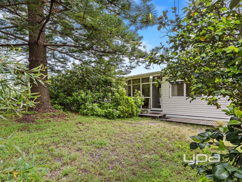 122 Flinders Street, McCrae, Vic 3938 Property Details