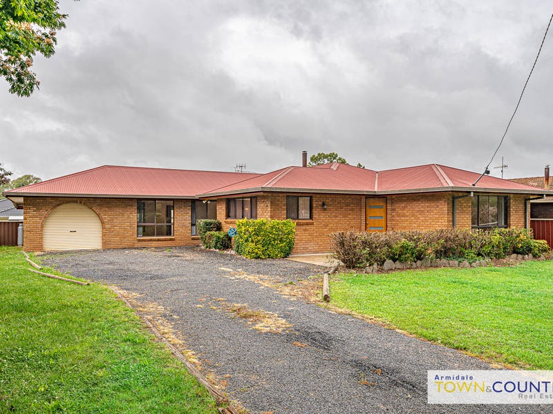 34 Manse Street, Guyra, NSW 2365