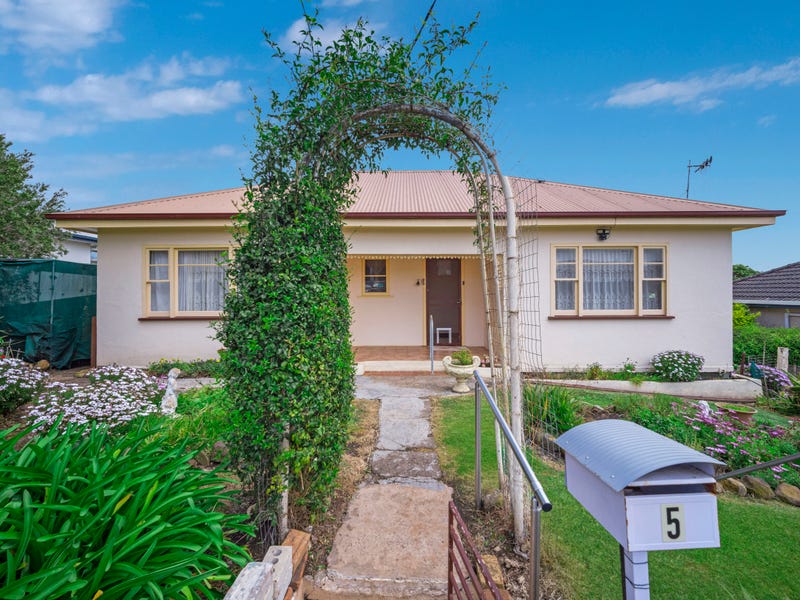 Properties Too R 5 Wallace Avenue, Warrnambool, Vic 3280 - Property Details