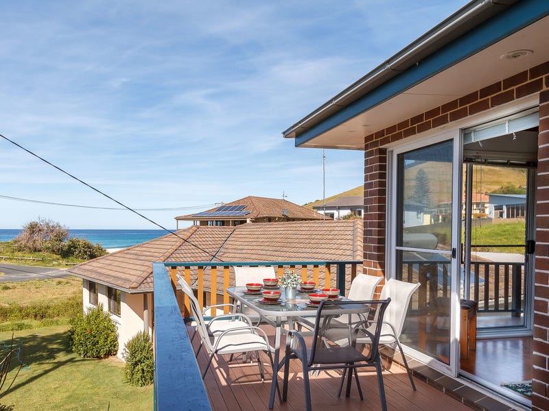 5 Ampat Place, Blueys Beach, NSW 2428 House for Sale