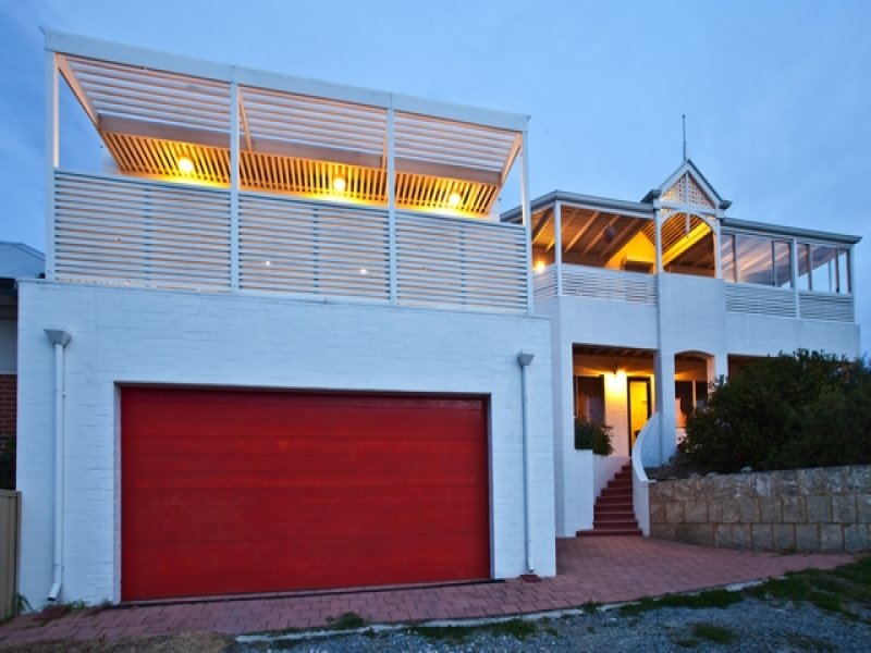 8B Beard Street, Beaconsfield, WA 6162