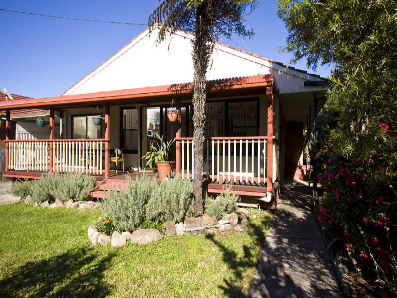 3 Kialoa Road, Woonona, NSW 2517