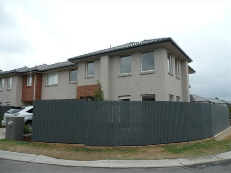 8 Howden St, Holsworthy, NSW 2173 Property Details