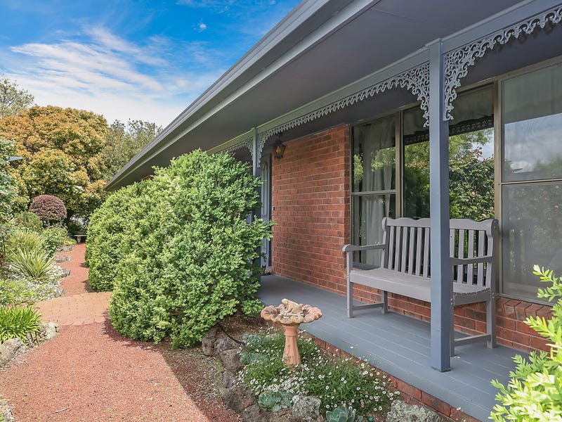 11 Robertson Street, Derrinallum, Vic 3325 Property Details