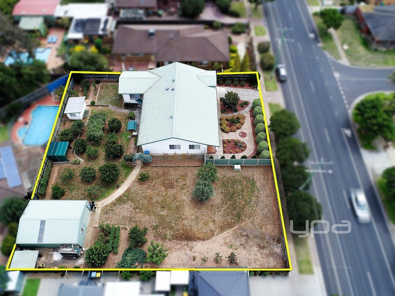 18 Wattle Avenue, Werribee, Vic 3030 Property Details