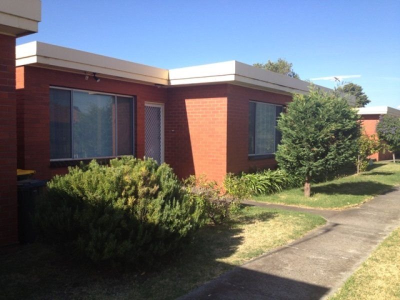 2/24 Davies Street, Altona, VIC 3018