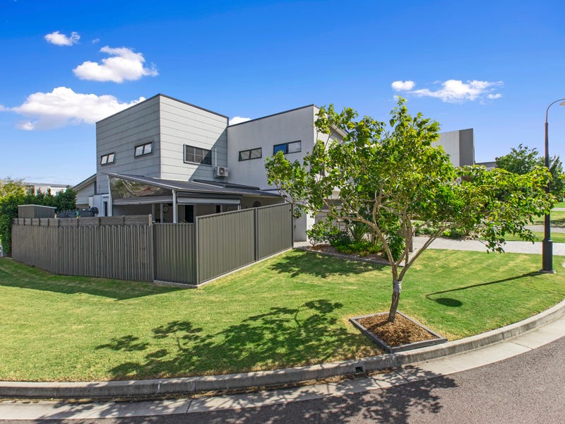 2/69 Bloom Ave, Coomera, Qld 4209 Property Details