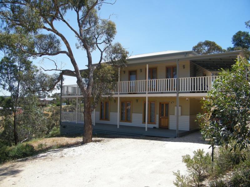 7 Brown Street, Castlemaine, Vic 3450 Property Details