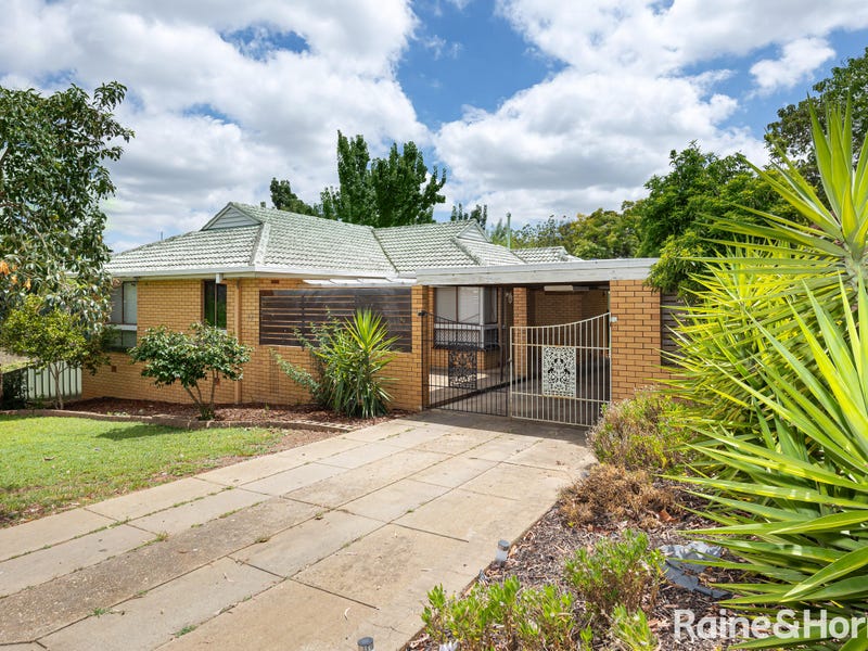 49 Nixon Crescent, Tolland, NSW 2650 Property Details