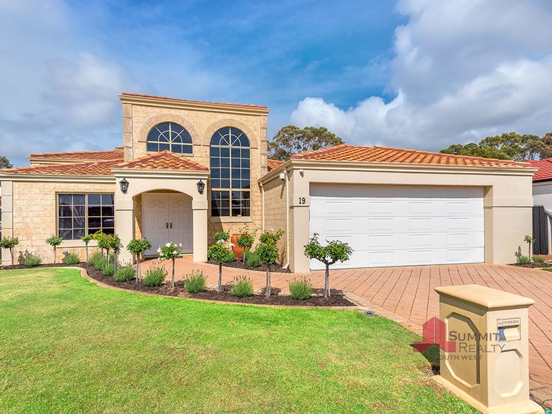 19 Turnberry Way, Pelican Point, WA 6230