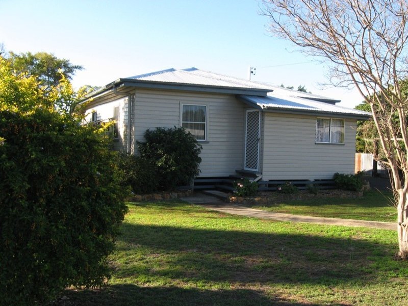 79 Geraghty Street, Cecil Plains, QLD 4407