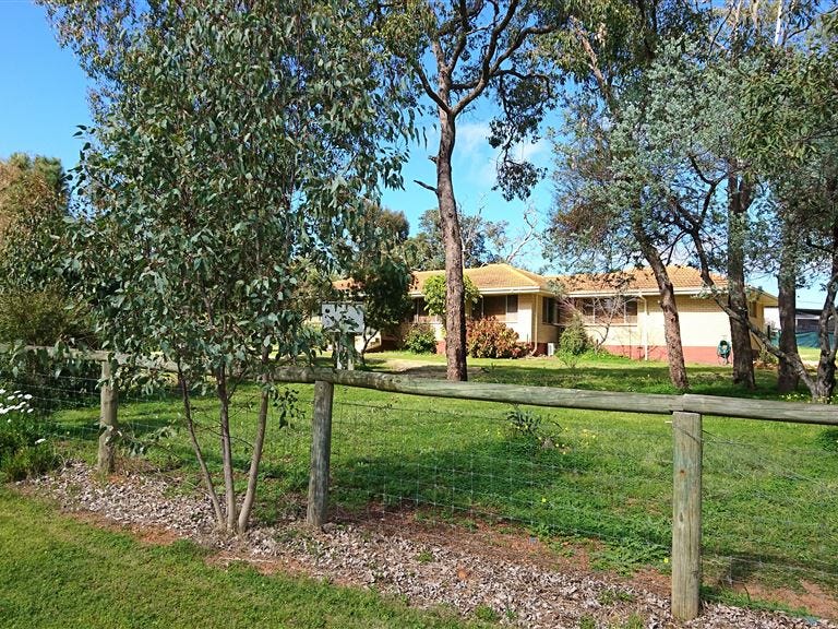 14 Edwards Street, Gingin, WA 6503 Property Details