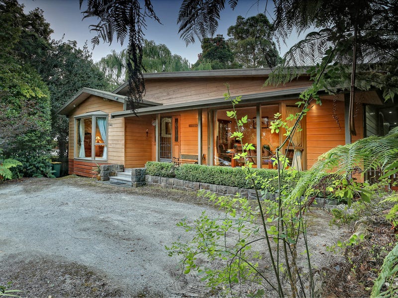 10 Amphlett Avenue, Cockatoo, VIC 3781