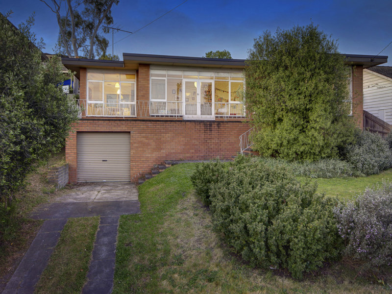 30 Reigate Road, Highton, Vic 3216 Property Details