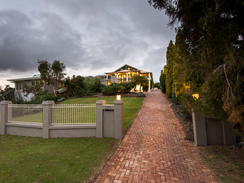 121 Riverton Drive W, Rossmoyne, WA 6148