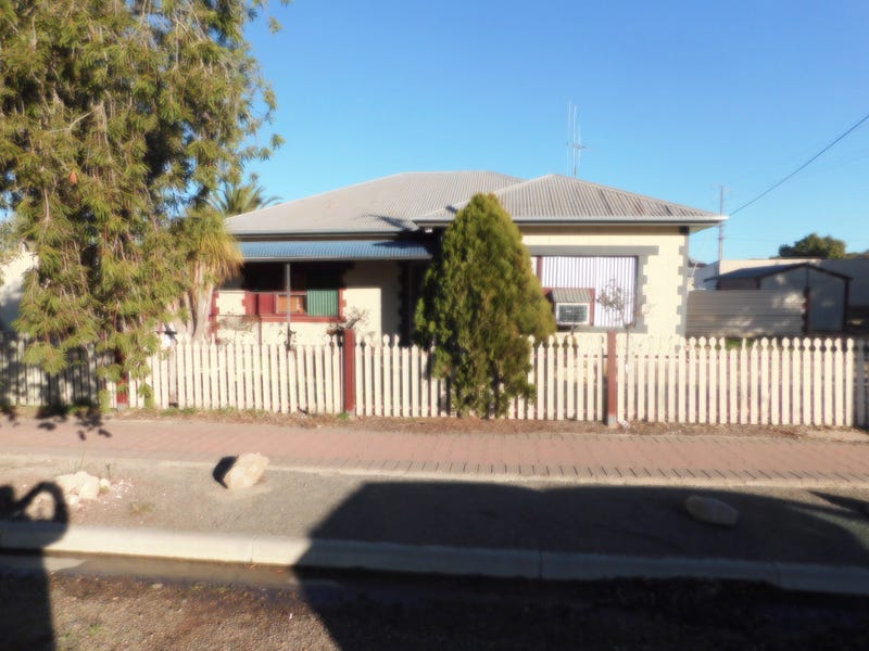 24 East Terrace, Gladstone, SA 5473