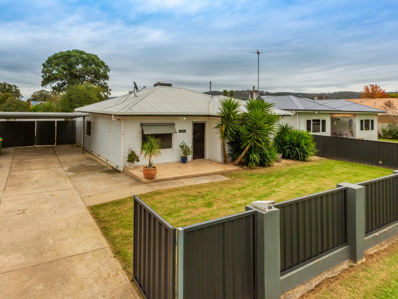 609 Storey St, Lavington, NSW 2641 House for Sale