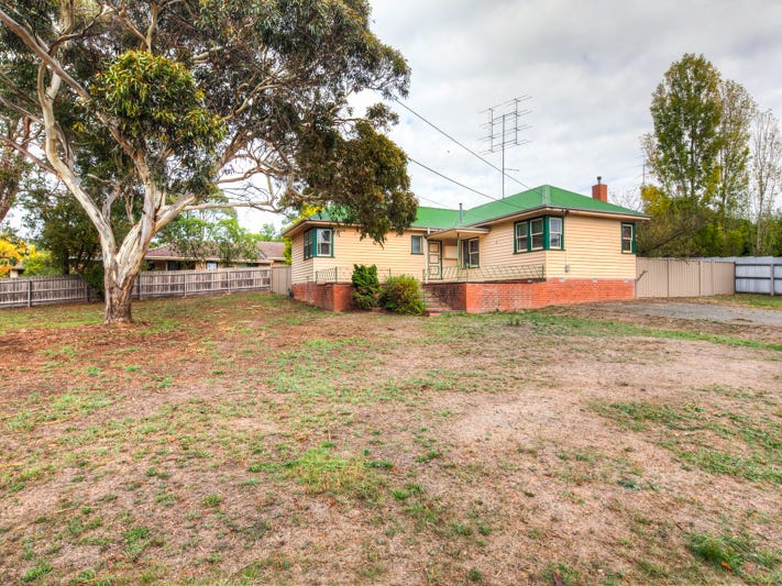 2 Eddy Avenue, Mount Helen, VIC 3350