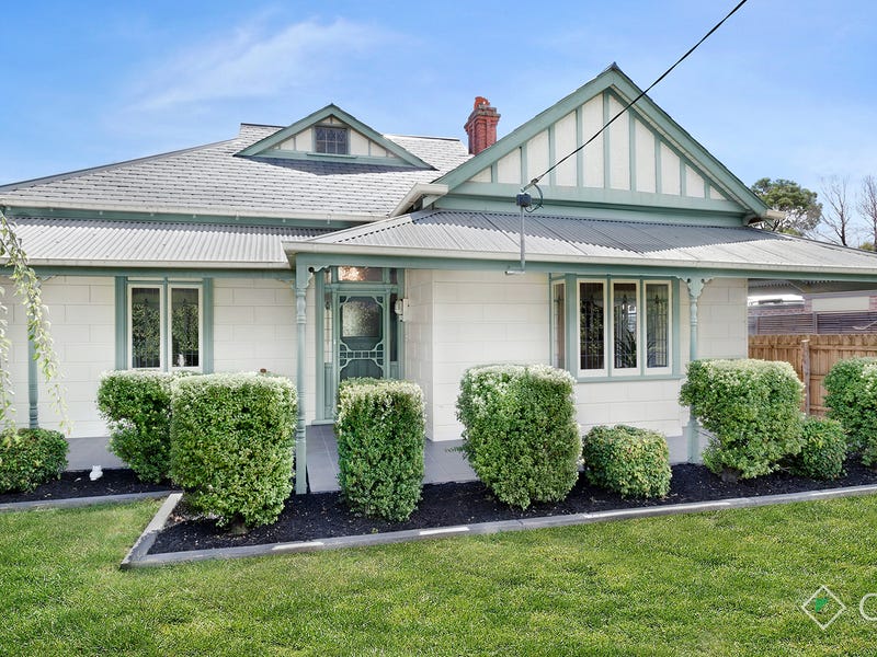 24 Eramosa Road East, Somerville, Vic 3912 Property Details