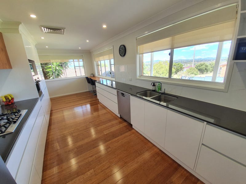 27 Woodburn Way, East Tamworth, NSW 2340