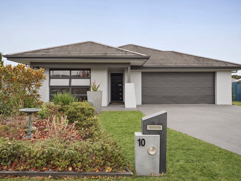 10 De Lauret Street, Renwick, NSW 2575 House for Sale