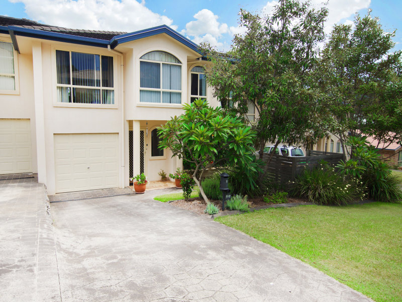 2/2224 Daintree Drive, Korora, NSW 2450