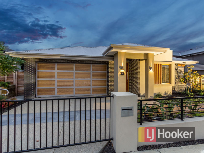 30 Grandvue Boulevard, Pakenham, Vic 3810 Property Details