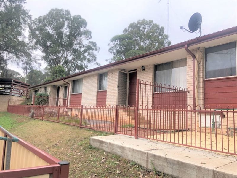 2/20 Stewart Street, Campbelltown, NSW 2560 Property Details