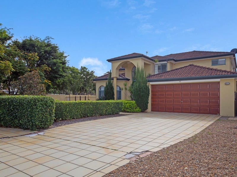 77 Bollard Circuit, Clear Island Waters, QLD 4226