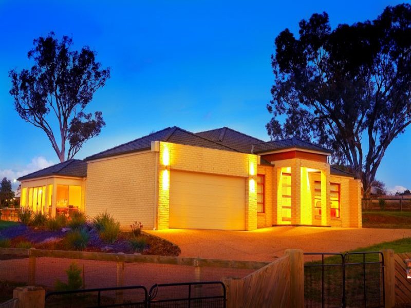 102 Brewer Drive, West Wodonga, VIC 3690