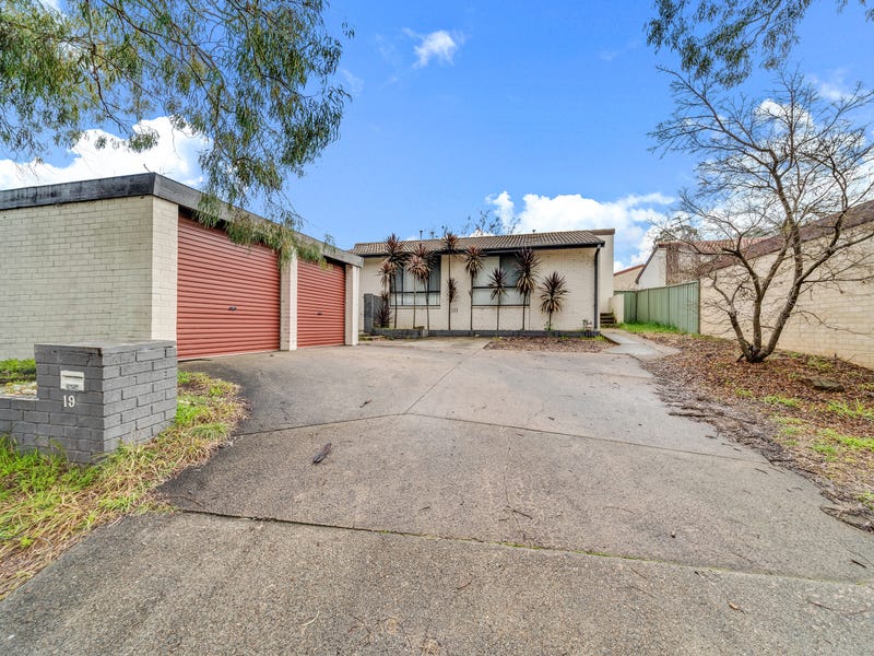 19 Shakespeare Crescent, Fraser, ACT 2615 Property Details