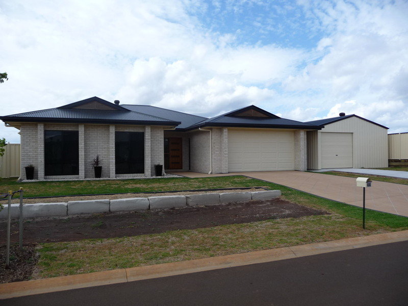 44 Honeyeater Drive, Highfields, Qld 4352 Property Details