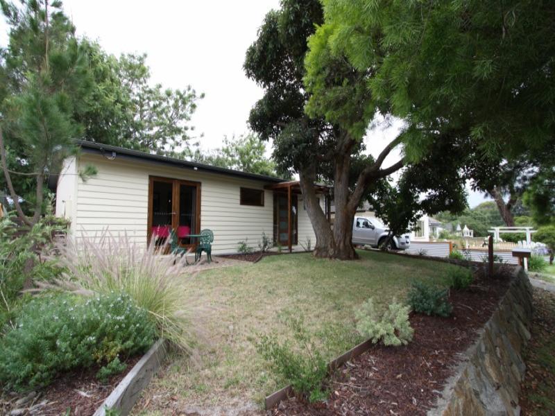 32 Hayes Avenue, Rosebud, Vic 3939 Property Details