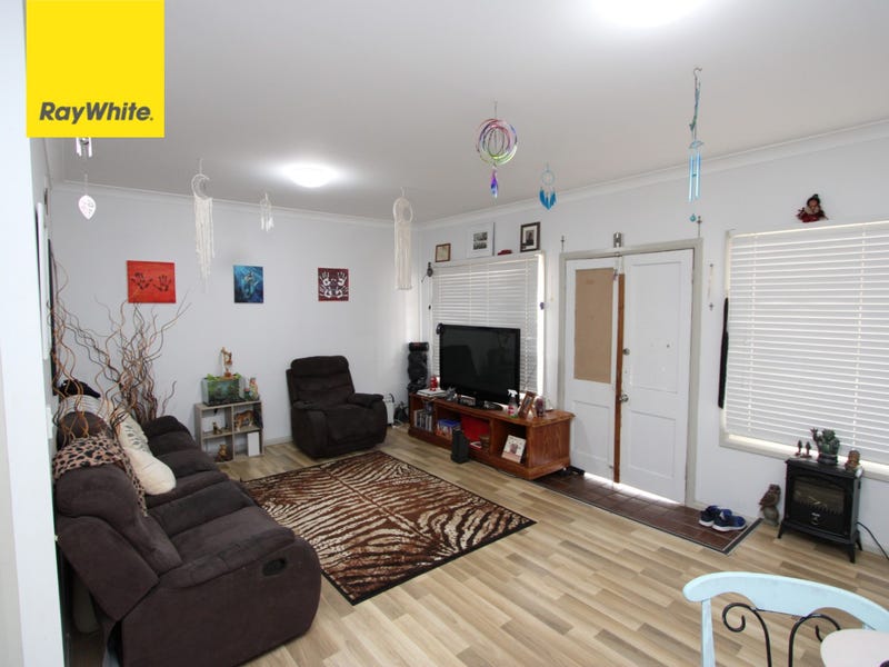 44 Albury Street, Ashford, NSW 2361 Property Details