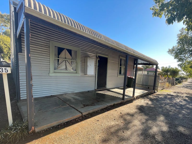 35 Sixth Street, Quorn, SA 5433 Property Details