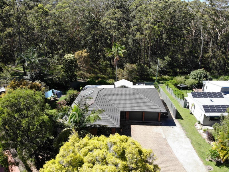 15 Young Street, Safety Beach, NSW 2456