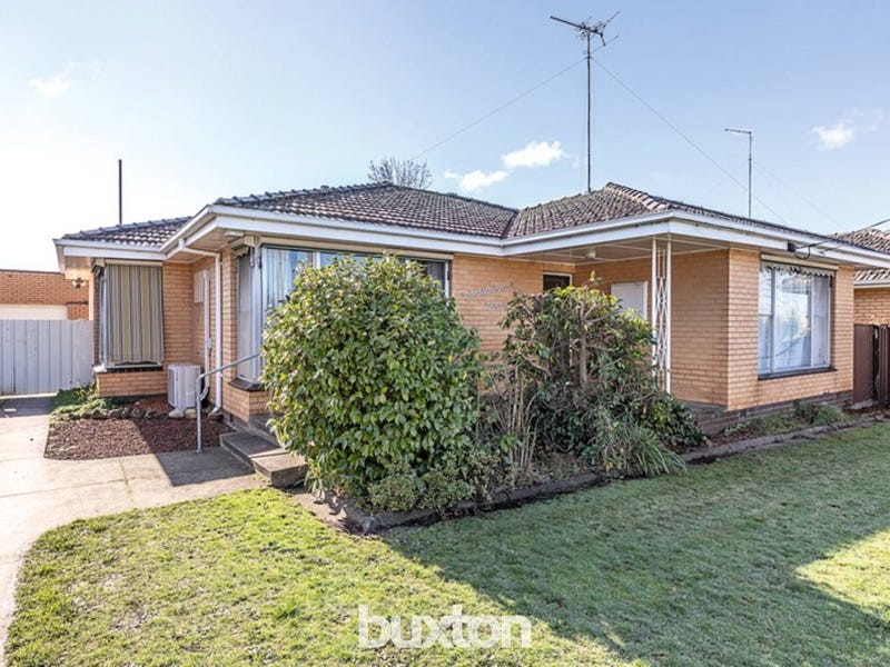 1066 Norman Street, Wendouree, Vic 3355 Property Details