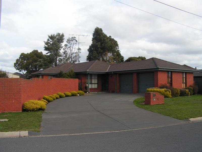 15 Langham Road, Wendouree, VIC 3355