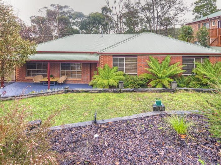 4 Nevett Cres, Mount Helen, VIC 3350