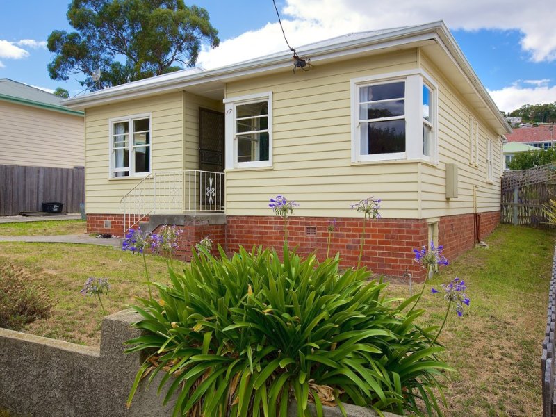 17 Nelumie Road, Lindisfarne, Tas 7015 Property Details