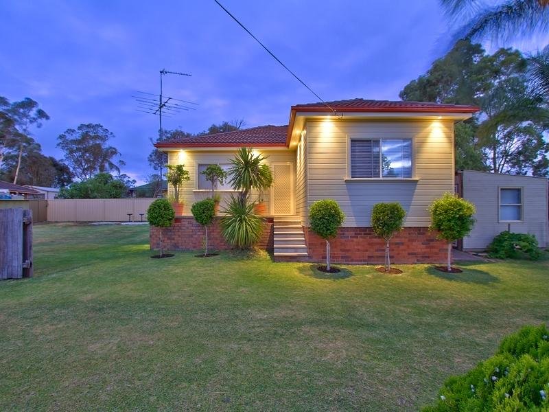 25 Burragorang Street, The Oaks, NSW 2570