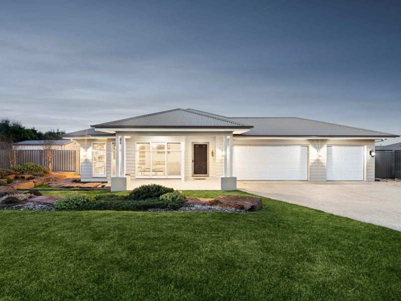 130 Knox Road, Romsey, Vic 3434 House for Sale