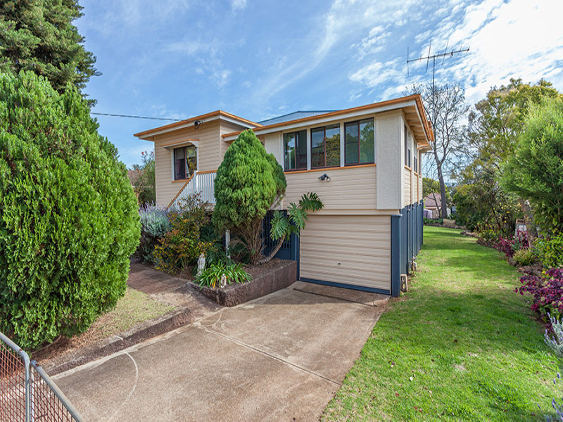 213 Bridge Street, North Toowoomba, QLD 4350