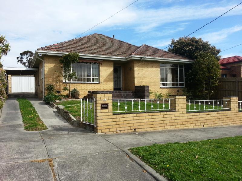 15 Kilsyth Avenue, Burwood, VIC 3125