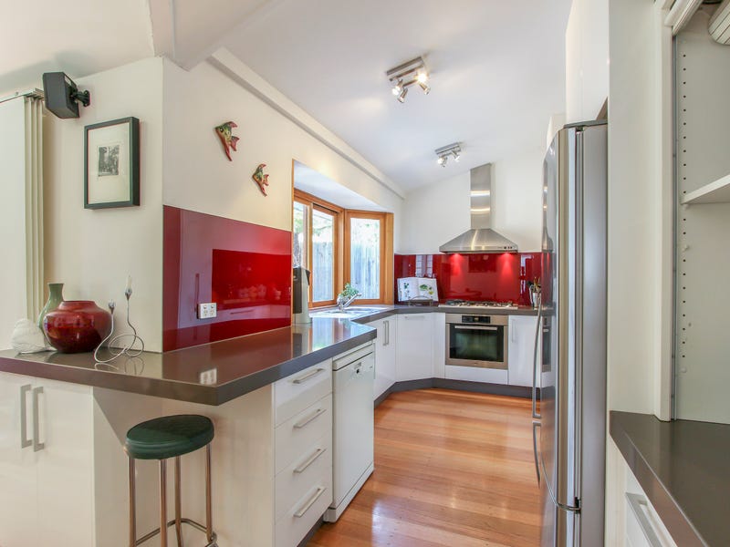 2 Iona Avenue, Brighton, VIC 3186