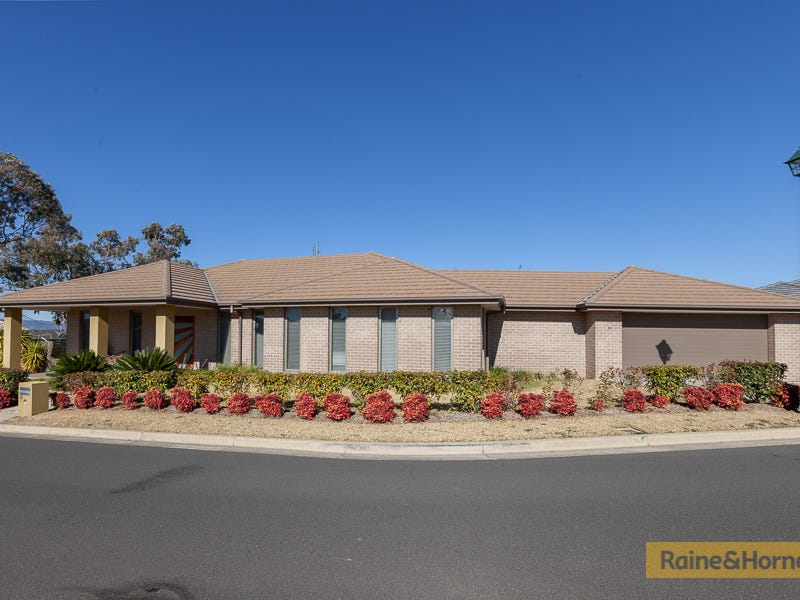 25 Peak Drive, Hillvue, NSW 2340