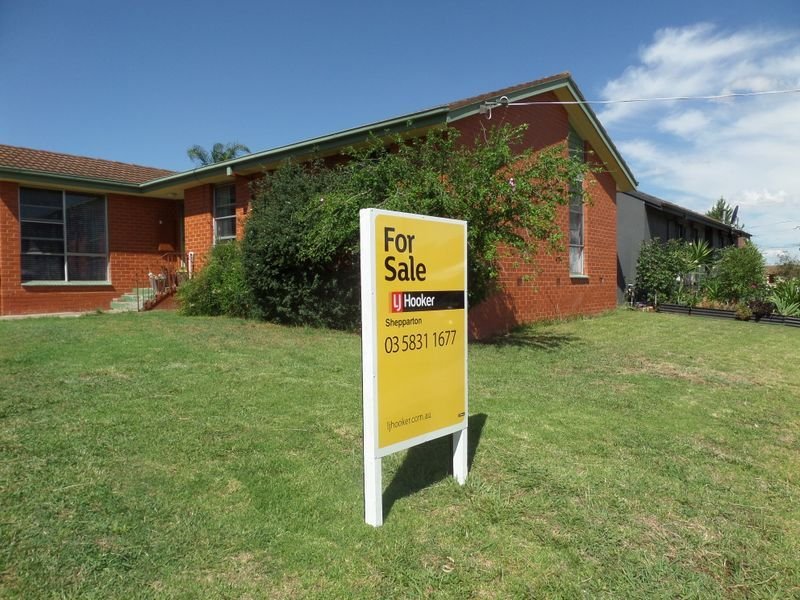 13 Hampshire Crescent, Shepparton, Vic 3630 Property Details