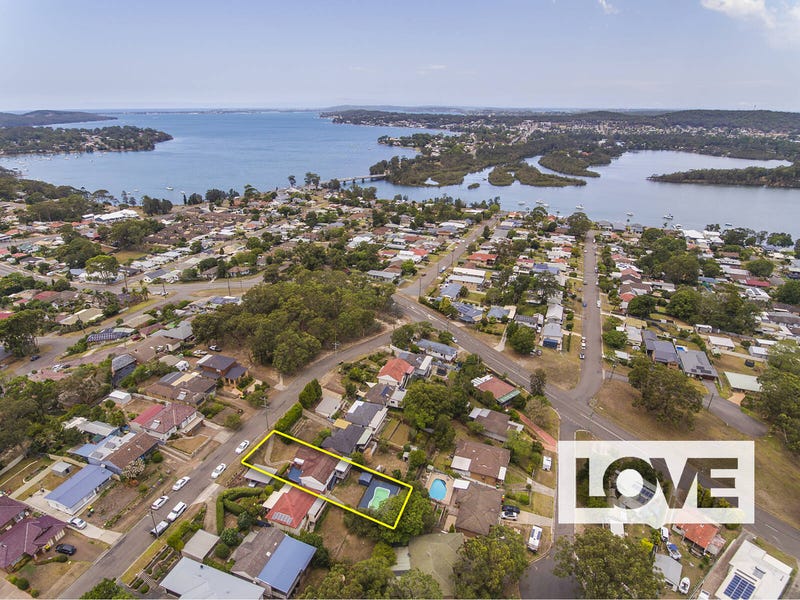 14 Sandra Street, Fennell Bay, NSW 2283