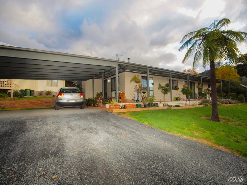 3 Racecourse Road, Marysville, Vic 3779 Property Details