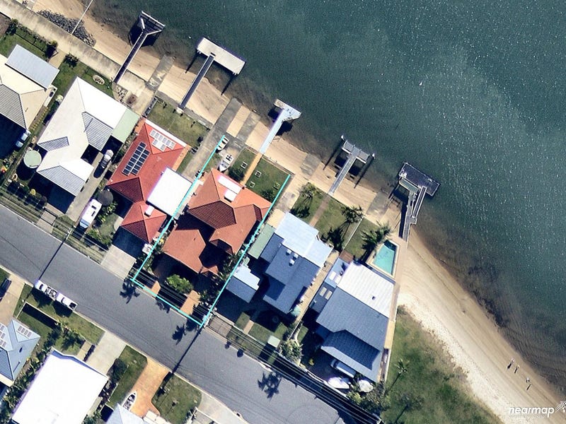 32 Esplanade, Jacobs Well, QLD 4208